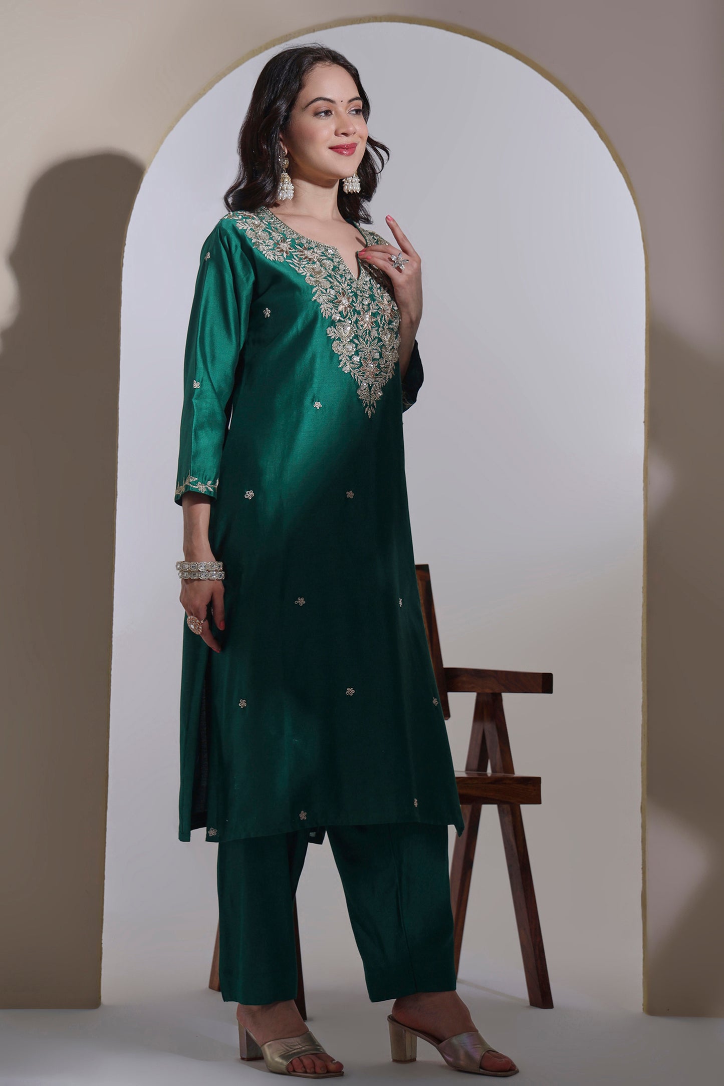 Bottle green Chanderi Kurta Set with Hand embroidery